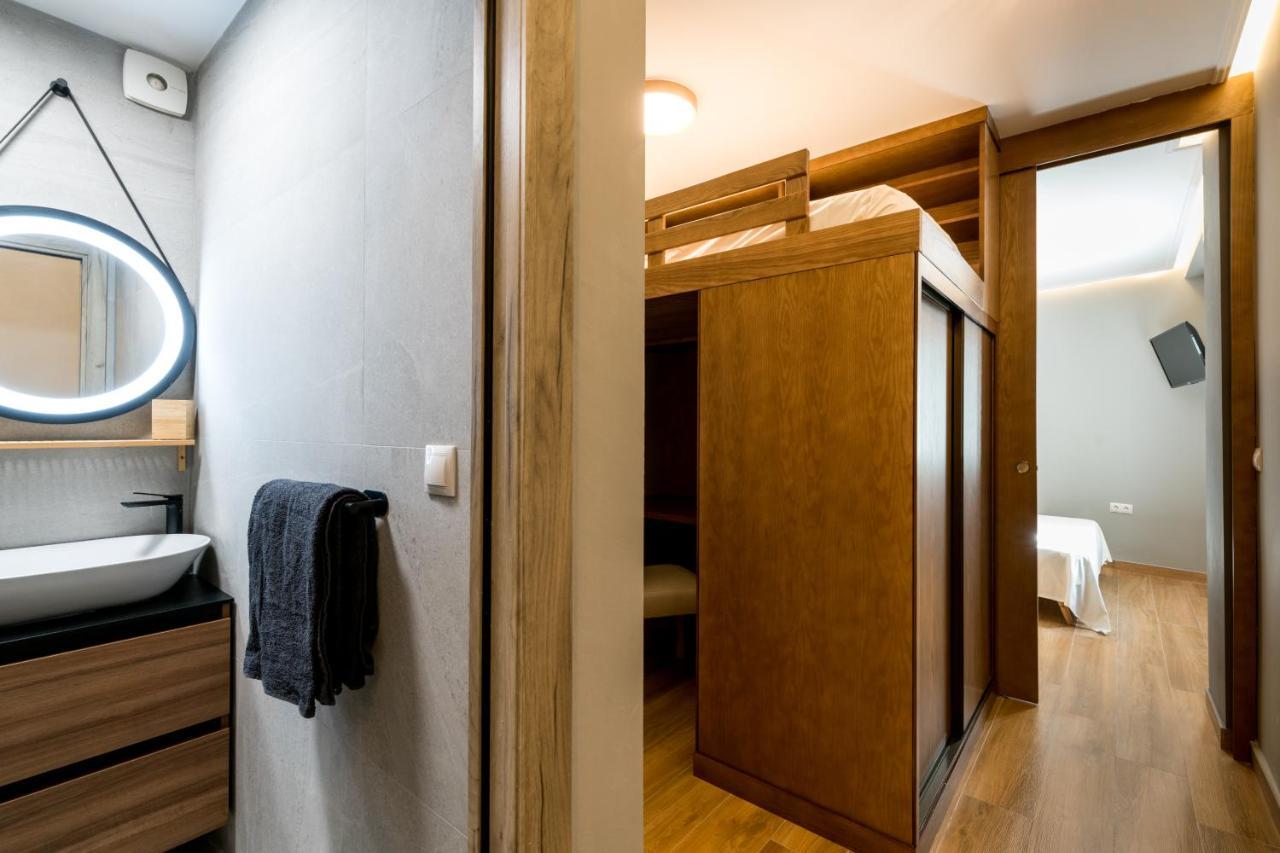 Triana Apartments Deluxe Севиля Екстериор снимка