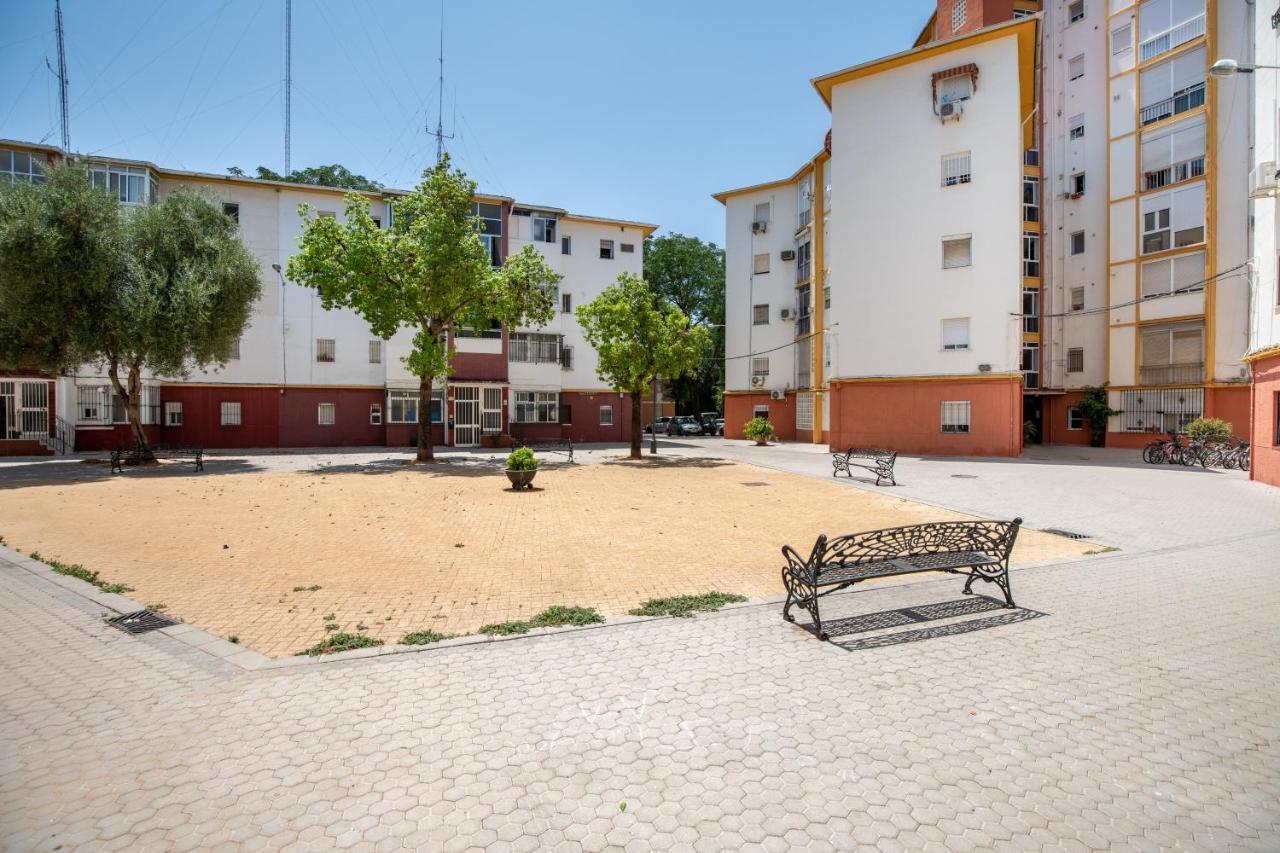 Triana Apartments Deluxe Севиля Екстериор снимка