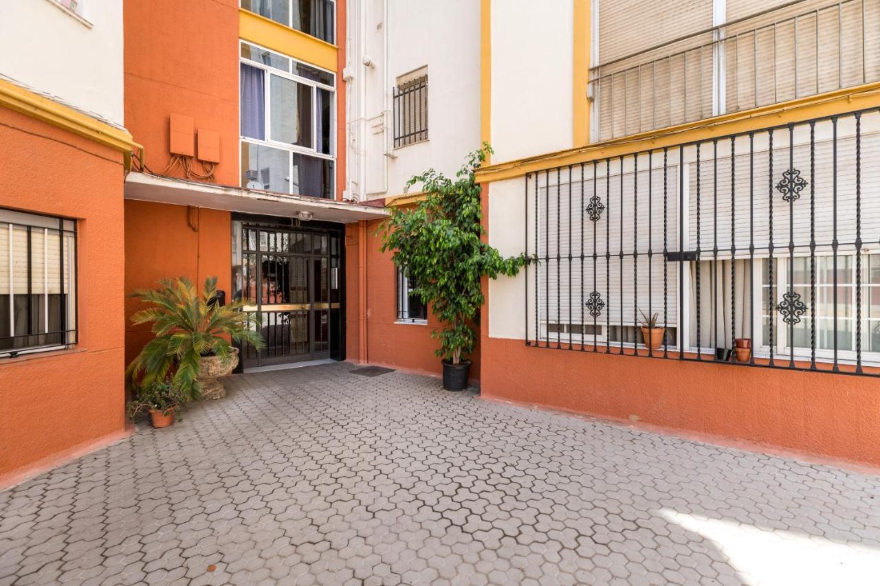 Triana Apartments Deluxe Севиля Екстериор снимка